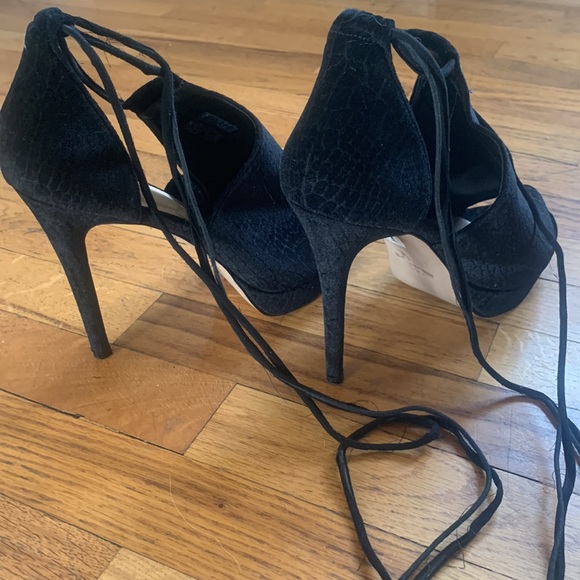 Aldo size 9 velvet 4 inch heels with platform long string straps. - Picture 8 of 8